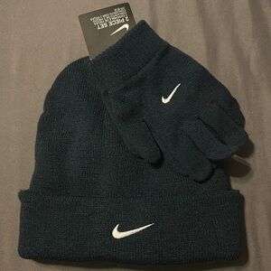 NWT kids Nike hat and gloves set